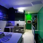 Nudes Motel