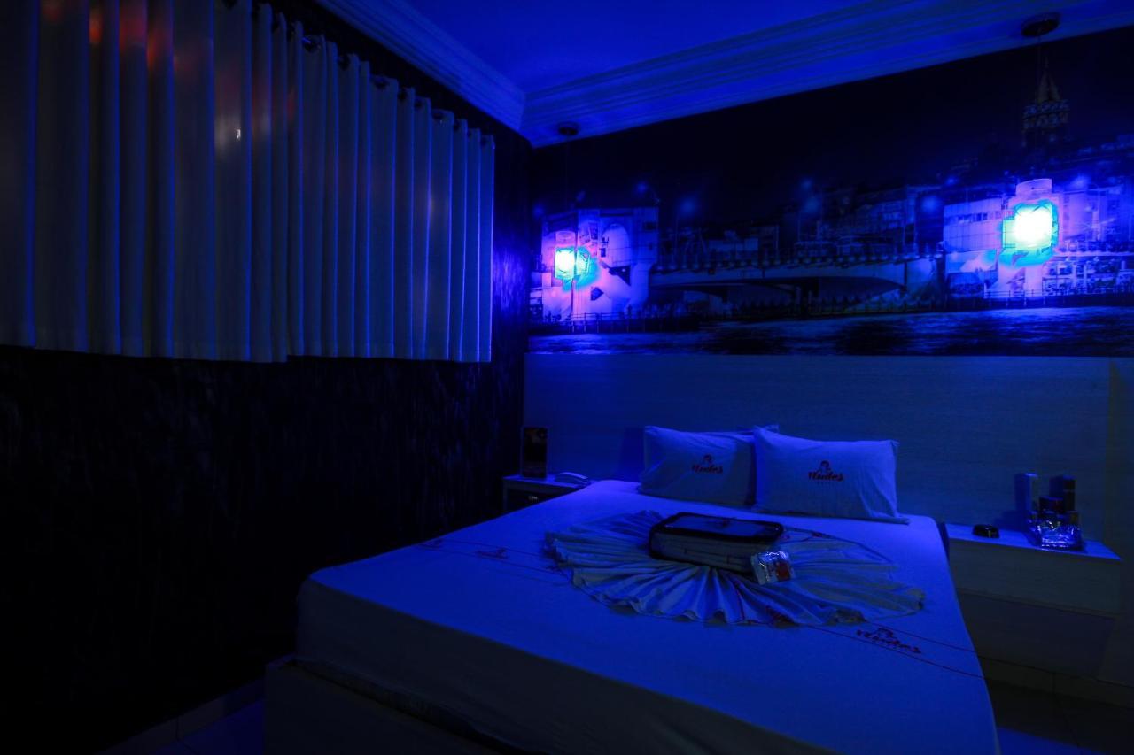 Hotel do amor Nudes