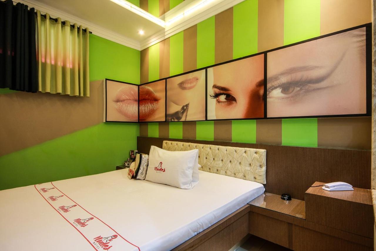 Nudes Hotel do amor