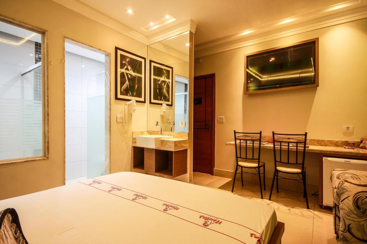 Hotel do amor Nudes